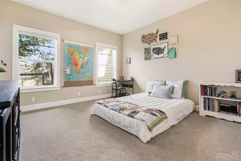 21460 Bradetich Loop, Bend, OR 97701 photo 17
