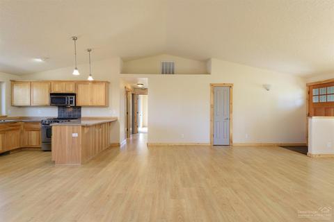 20530 Prospector Loop, Bend, OR 97702 photo 6