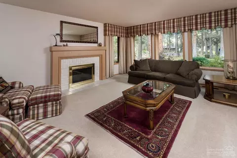 61143 River Bluff Trl, Bend, OR 97702 photo 3