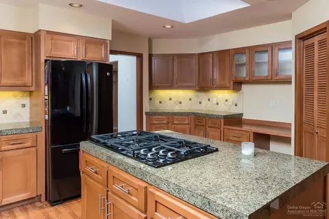 61143 River Bluff Trl, Bend, OR 97702 photo 7
