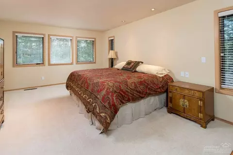 61143 River Bluff Trl, Bend, OR 97702 photo 10