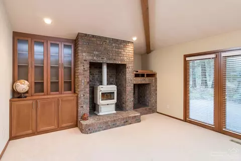 61143 River Bluff Trl, Bend, OR 97702 photo 4