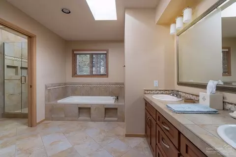 61143 River Bluff Trl, Bend, OR 97702 photo 11