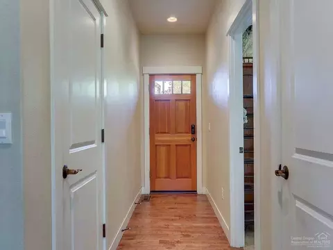 62477 Eagle Rd, Bend, OR 97701 photo 3