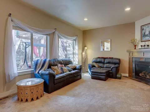 62477 Eagle Rd, Bend, OR 97701 photo 4