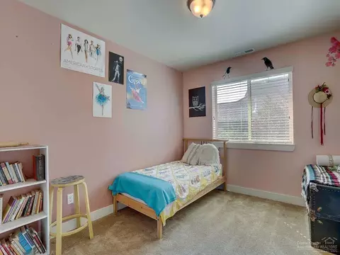 62477 Eagle Rd, Bend, OR 97701 photo 18