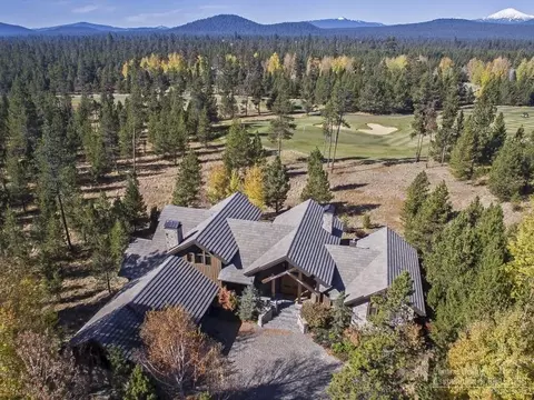 56405 Twin Rivers Dr, Bend, OR 97707 photo 2