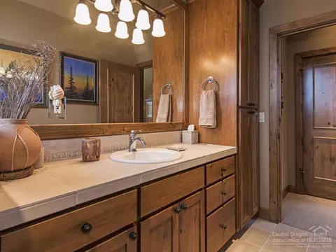 56405 Twin Rivers Dr, Bend, OR 97707 photo 19