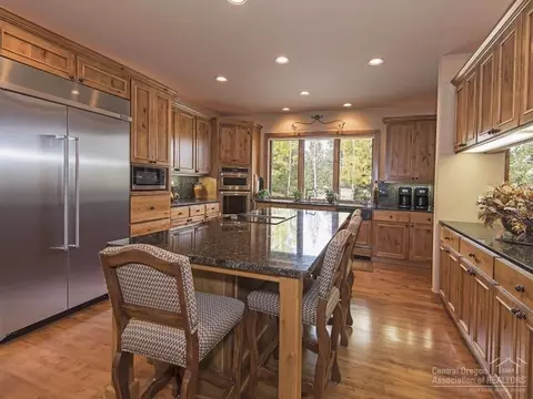 56405 Twin Rivers Dr, Bend, OR 97707 photo 12