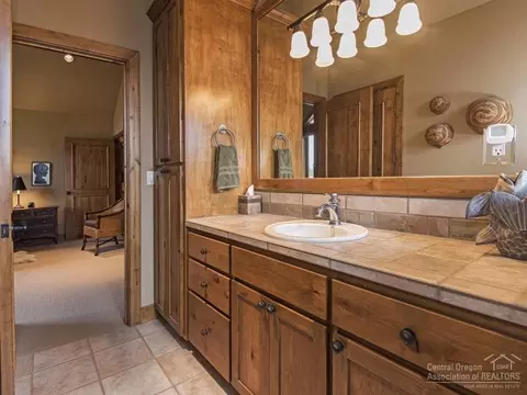 56405 Twin Rivers Dr, Bend, OR 97707 photo 21