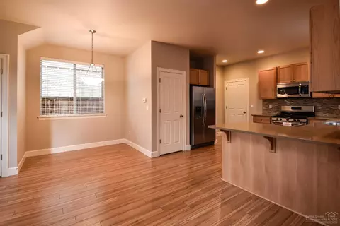 20536 Avro Pl, Bend, OR 97701 photo 3