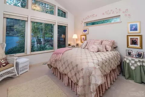 3575 NW Mccready Dr, Bend, OR 97703 photo 14