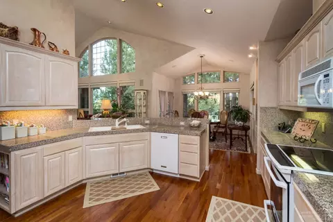 3575 NW Mccready Dr, Bend, OR 97703 photo 8