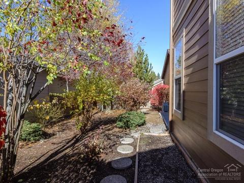 19464 Blue Lake Loop, Bend, OR 97702 photo 15