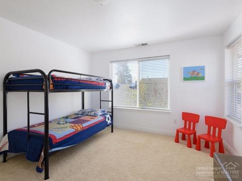 19464 Blue Lake Loop, Bend, OR 97702 photo 12