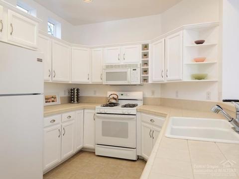 19464 Blue Lake Loop, Bend, OR 97702 photo 7