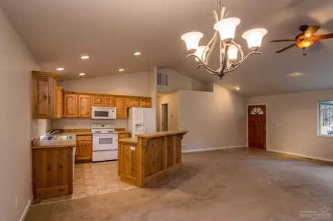 17166 Merced Rd, Bend, OR 97707 photo 8