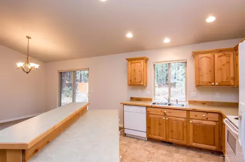 17166 Merced Rd, Bend, OR 97707 photo 10