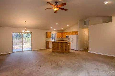 17166 Merced Rd, Bend, OR 97707 photo 4