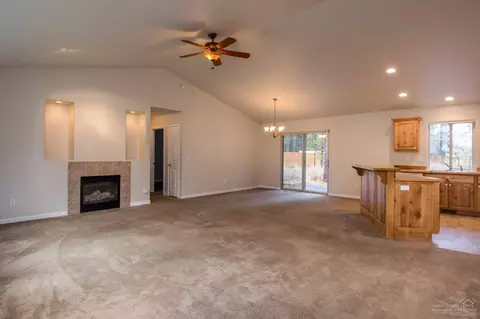 17166 Merced Rd, Bend, OR 97707 photo 3