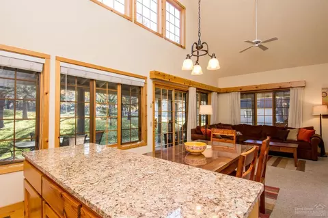 57522 Circle Four Ln, Sunriver, OR 97707 photo 5