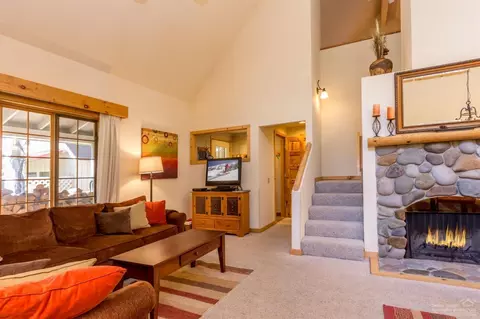 57522 Circle Four Ln, Sunriver, OR 97707 photo 3