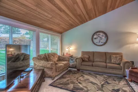61157 Benham Rd, Bend, OR 97702 photo 5
