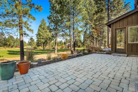 60510 Snap Shot Loop, Bend, OR 97702 photo 24