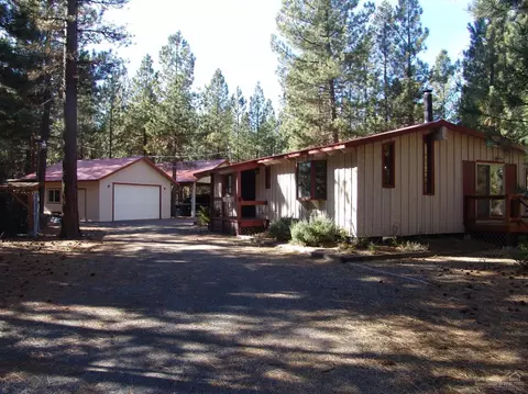 51745 Pine Loop Dr, La Pine, OR 97739 photo 1