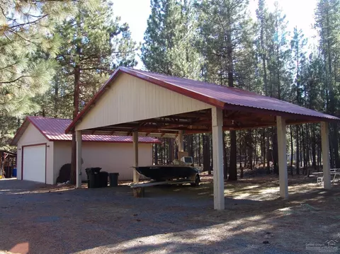 51745 Pine Loop Dr, La Pine, OR 97739 photo 3