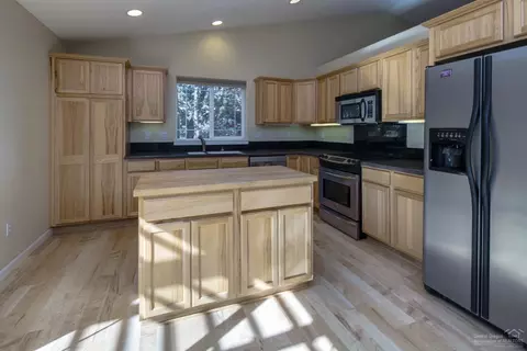 65485 76th St, Bend, OR 97703 photo 6