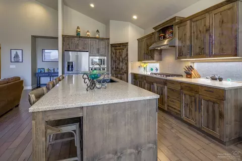 61050 Ambassador Dr, Bend, OR 97702 photo 9