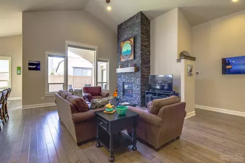 61050 Ambassador Dr, Bend, OR 97702 photo 1