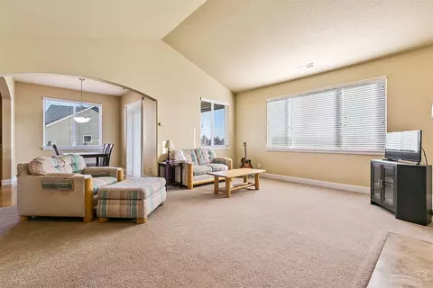 20740 Kilbourne Loop, Bend, OR 97701 photo 6