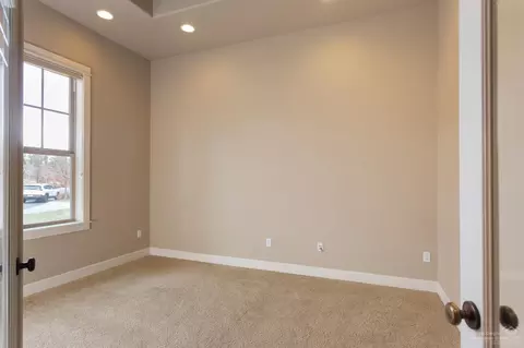 60948 Creekstone Loop, Bend, OR 97702 photo 6