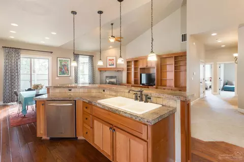 60948 Creekstone Loop, Bend, OR 97702 photo 10