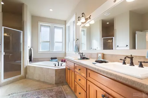 60948 Creekstone Loop, Bend, OR 97702 photo 14