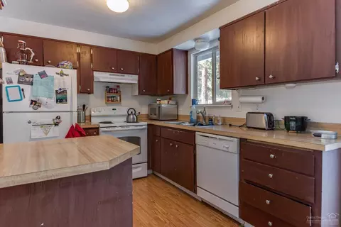 19102 Baker Rd, Bend, OR 97702 photo 2