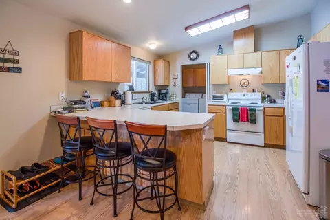 50831 Doe Loop, La Pine, OR 97739 photo 8