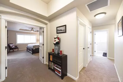 60418 SE Hedgewood, Bend, OR 97702 photo 9