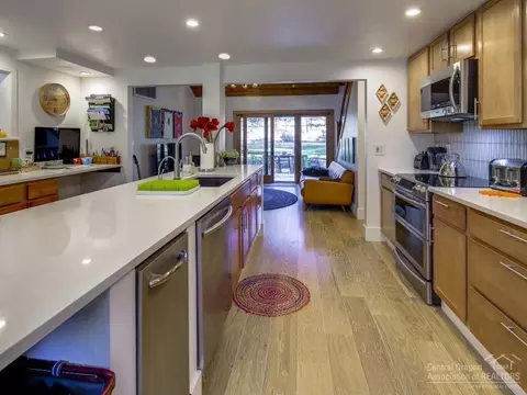 63355 Silverado Dr, Bend, OR 97703 photo 8