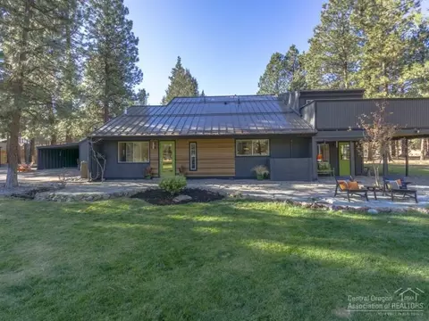 63355 Silverado Dr, Bend, OR 97703 photo 2
