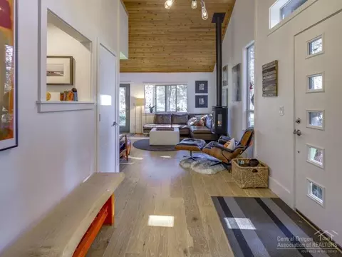 63355 Silverado Dr, Bend, OR 97703 photo 3