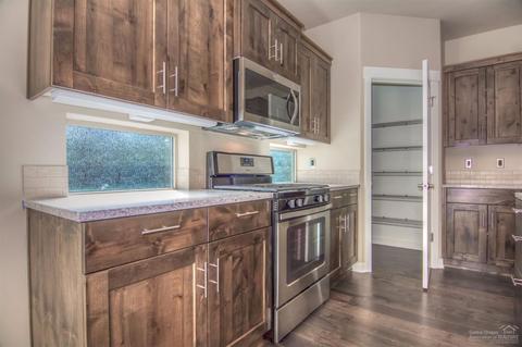 60475 Hedgewood Ln, Bend, OR 97702 photo 7