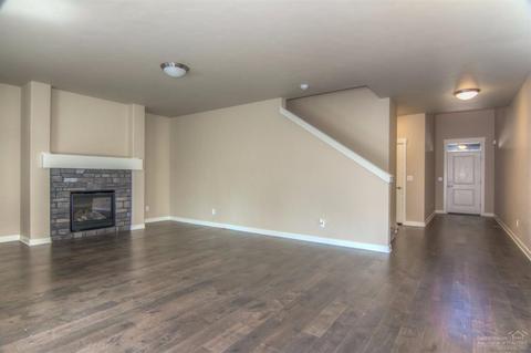 60475 Hedgewood Ln, Bend, OR 97702 photo 3