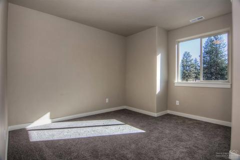 60475 Hedgewood Ln, Bend, OR 97702 photo 17