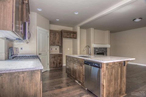 60475 Hedgewood Ln, Bend, OR 97702 photo 8