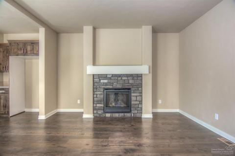 60475 Hedgewood Ln, Bend, OR 97702 photo 4