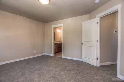 60475 Hedgewood Ln, Bend, OR 97702 photo 11