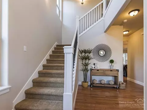 61186 Kepler St, Bend, OR 97702 photo 2